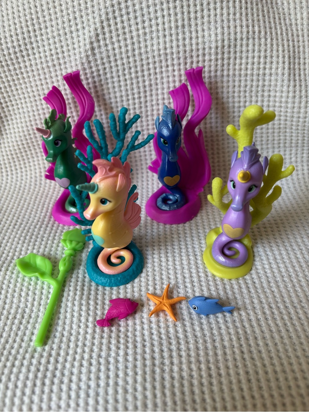 Breyer Seahearts SEAHoRSE Sea Unicorn accessory Cove Nori Maya Nixie dragon lot